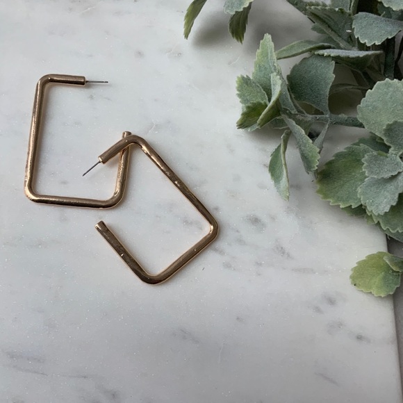 The Leila - Thick Rectangle Golden Hoop Earrings - Picture 4 of 7